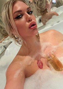 Фото проститутки Алина №20 в городе Нижнекамск